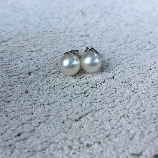 Pearl Akoya Studs 18ct White Gold *SOLD OUT*