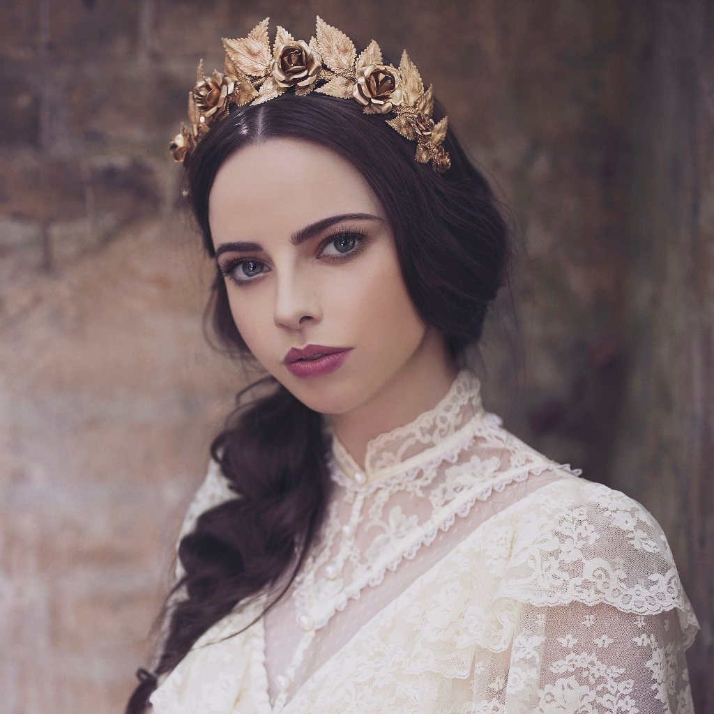 Evie Rose Gold - Iconic Crown *MADE TO ORDER* – ViktoriaNovak